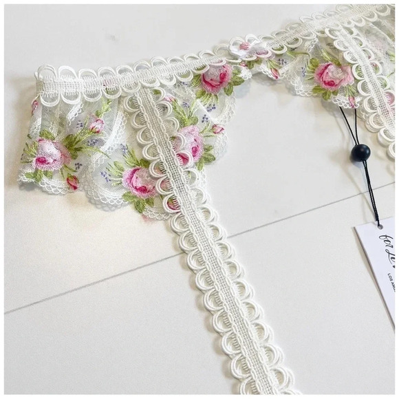 NWT For Love and Lemons Trellis Rose Garter Belt M - Picture 3 of 10